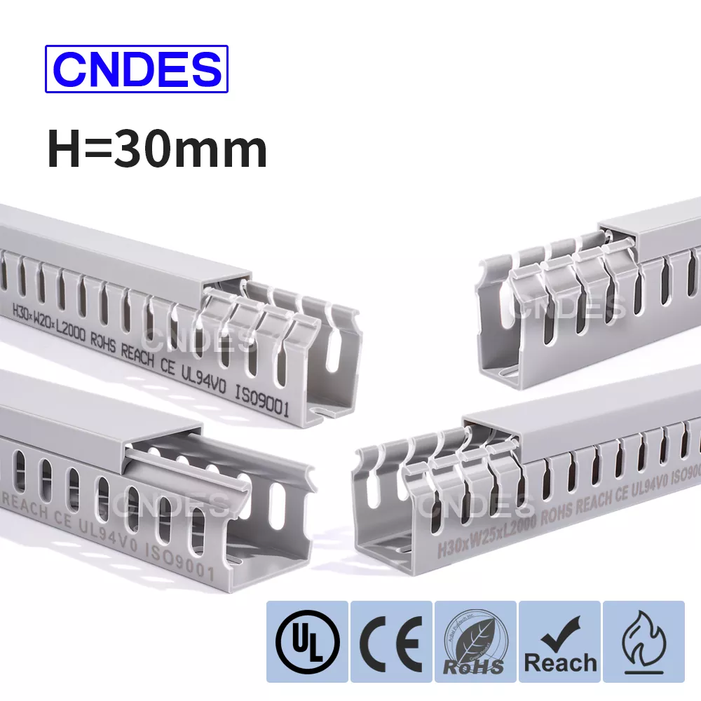 PVC kanal za napeljavo kablov z režami višine 30 mm